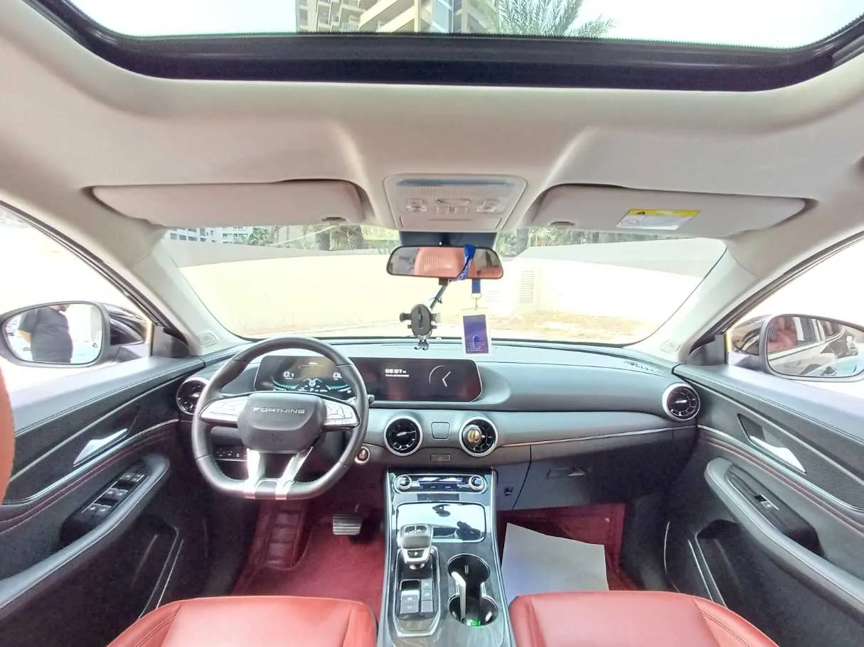 Car image 17