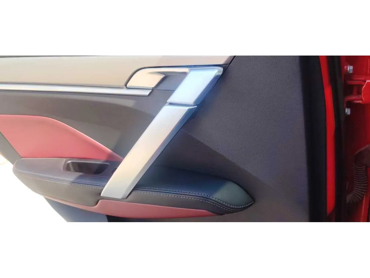 Car image 24