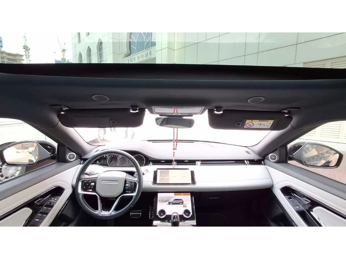 Car image 17