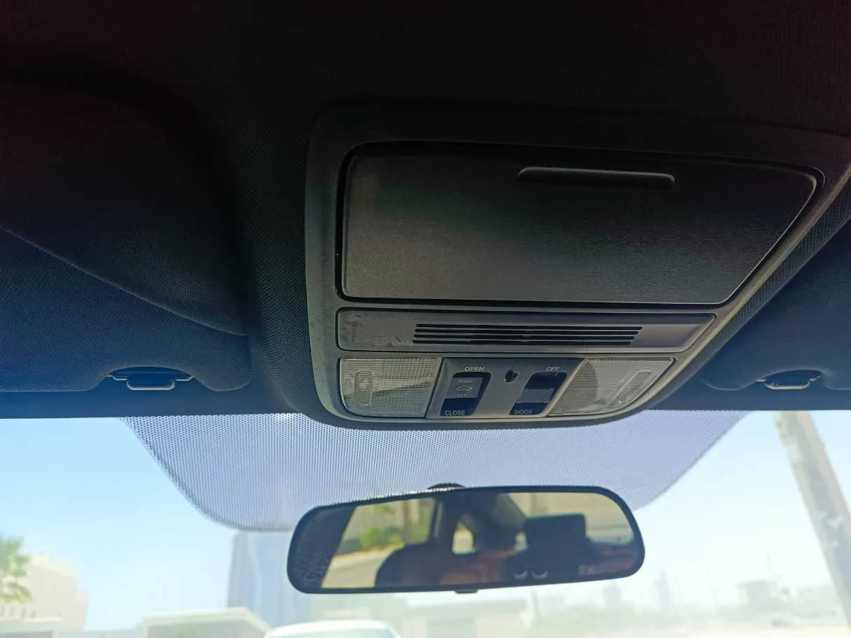 Car image 26
