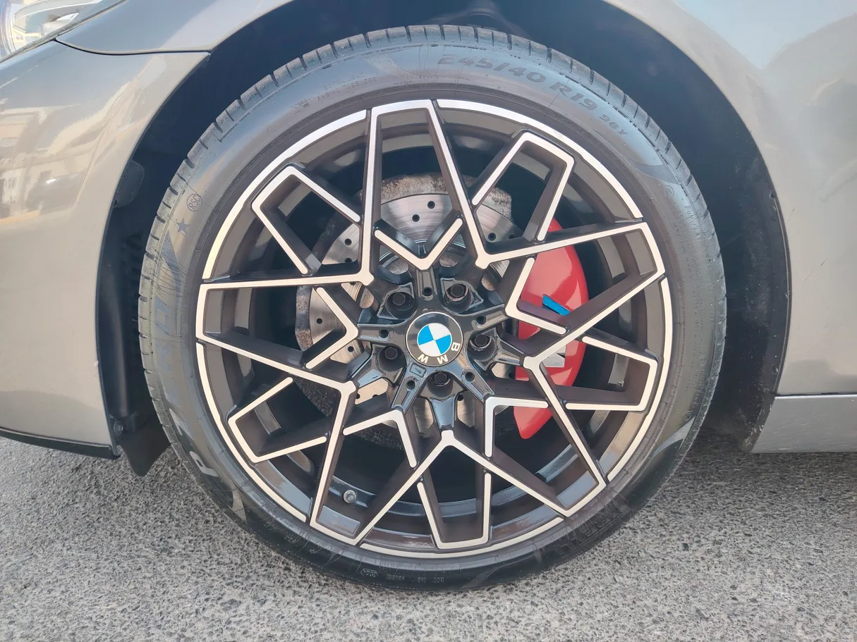 Car image 9