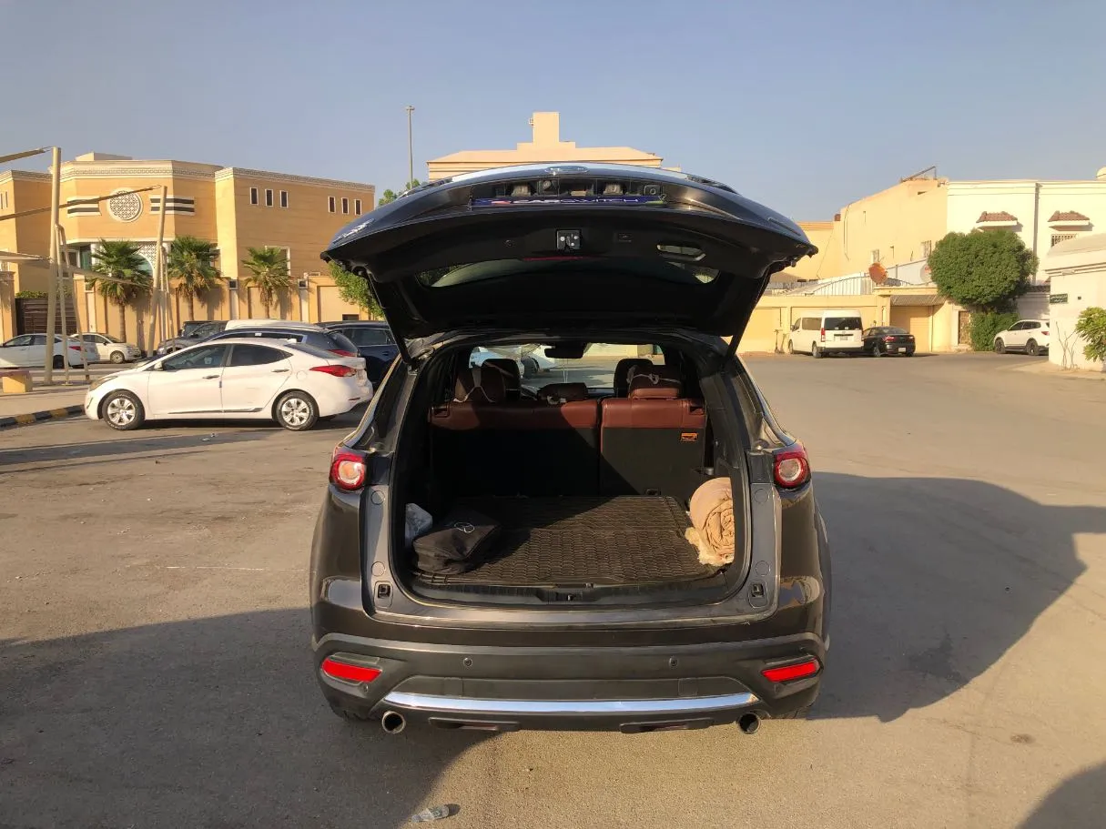 Car image 20