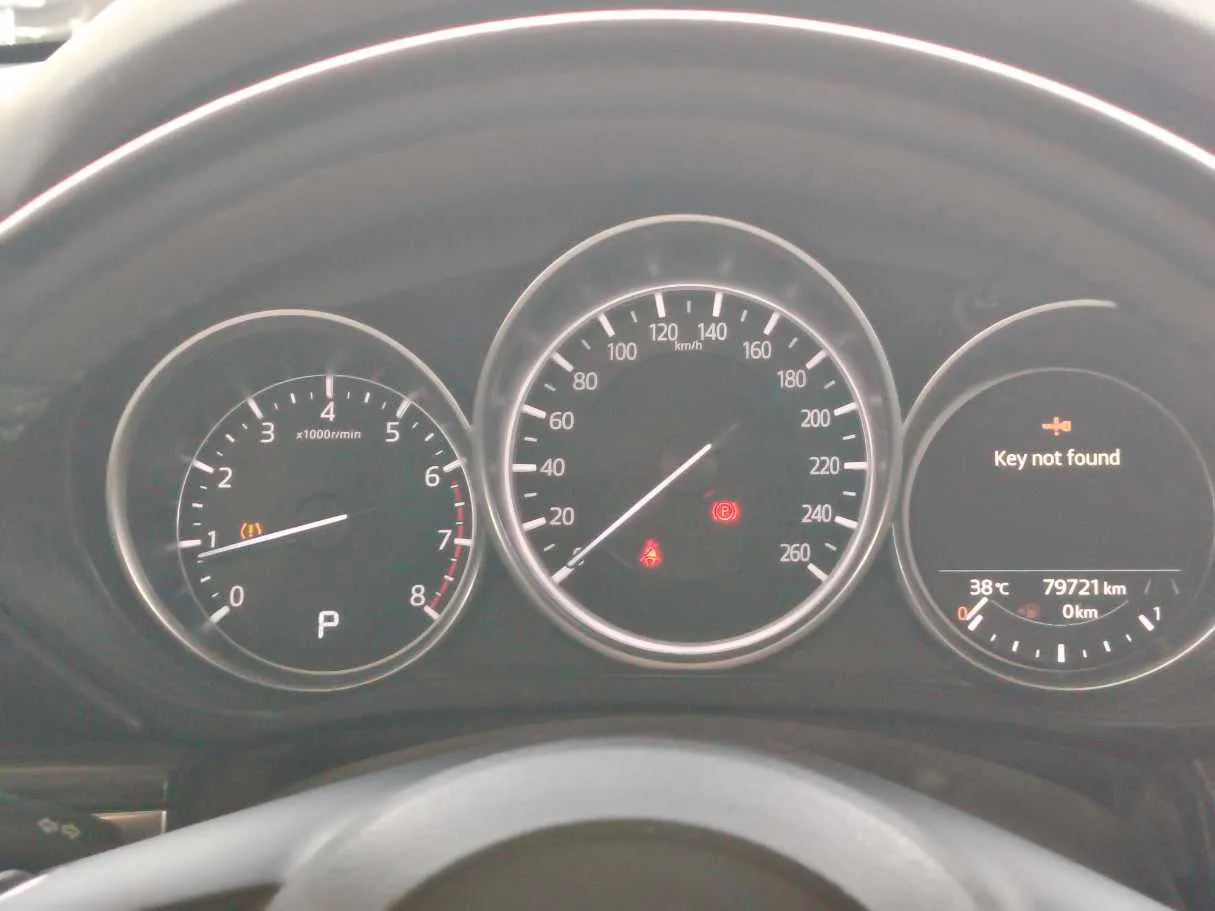 Car image 32