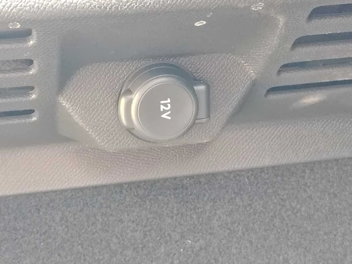 Car image 34