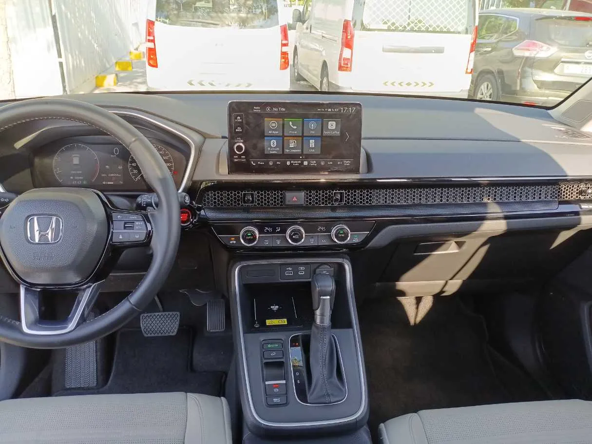 Car image 18