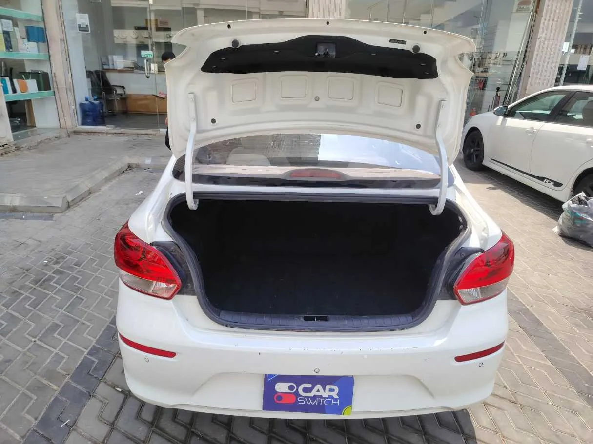 Car image 28