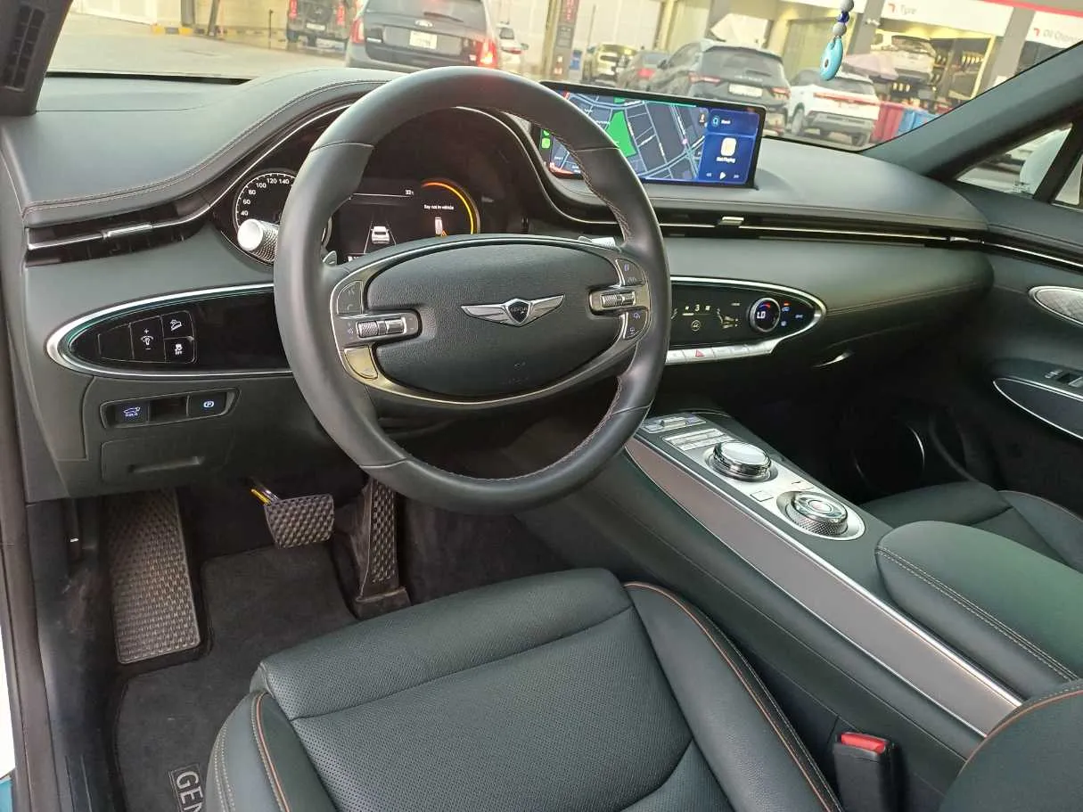 Car image 11