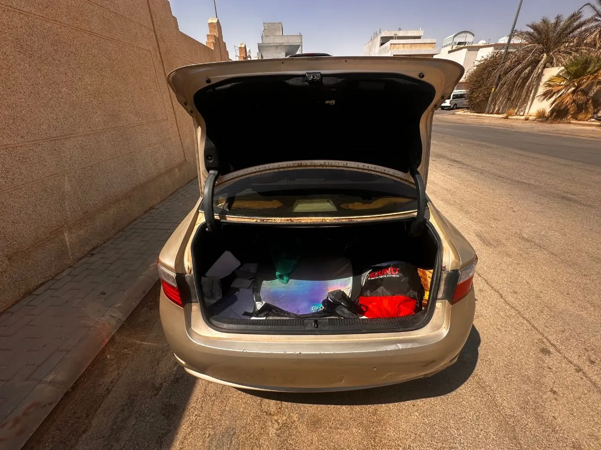 Car image 21