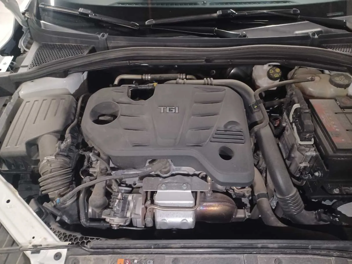 Car image 23