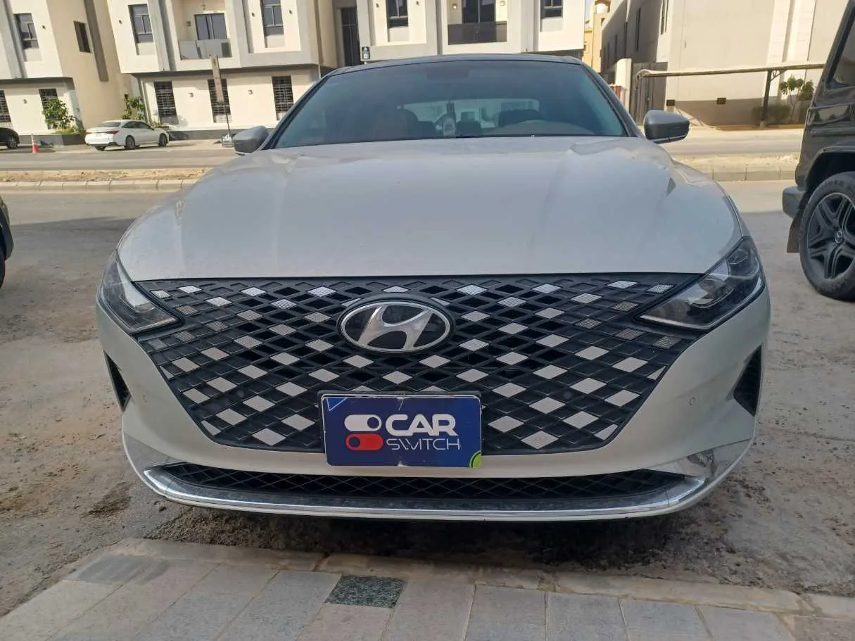 Car image 2