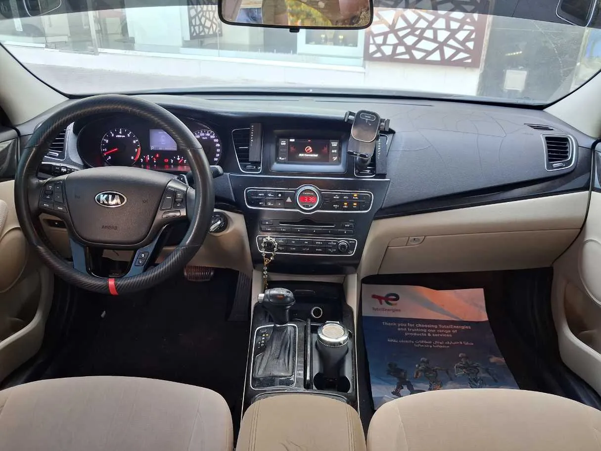 Car image 13