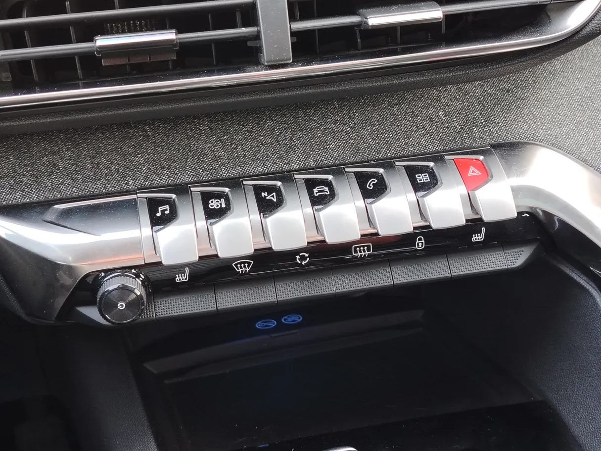Car image 34