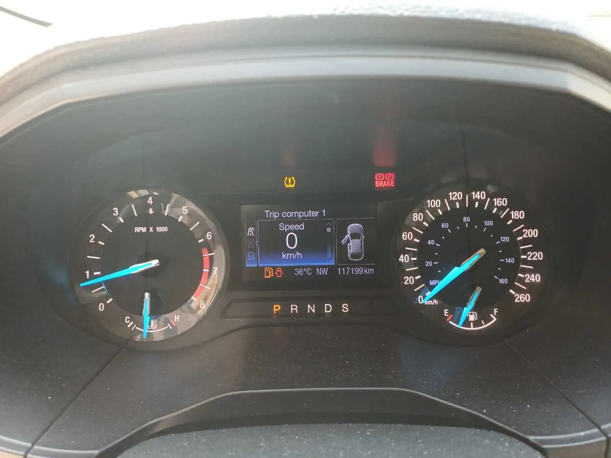 Car image 18