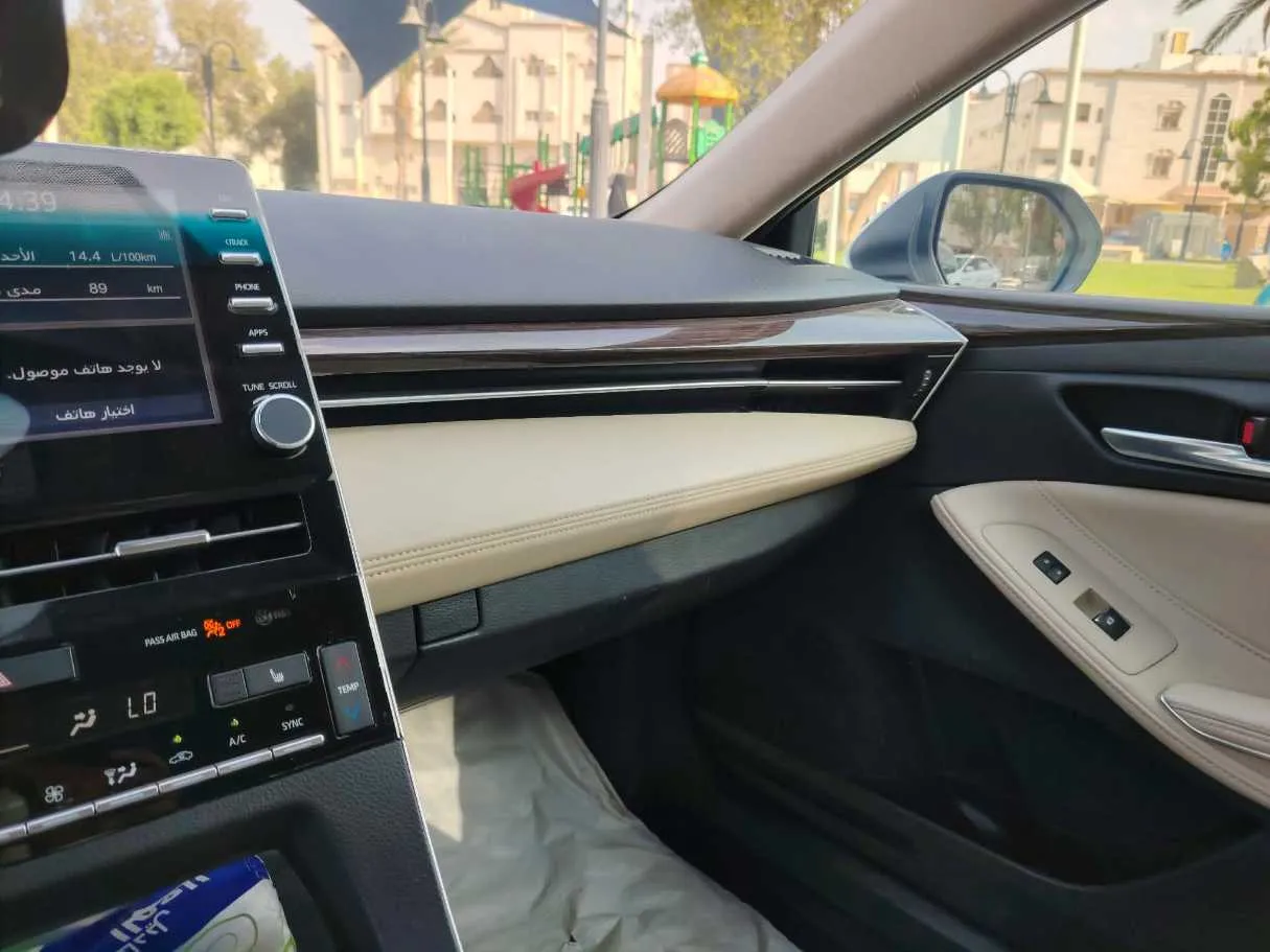 Car image 35