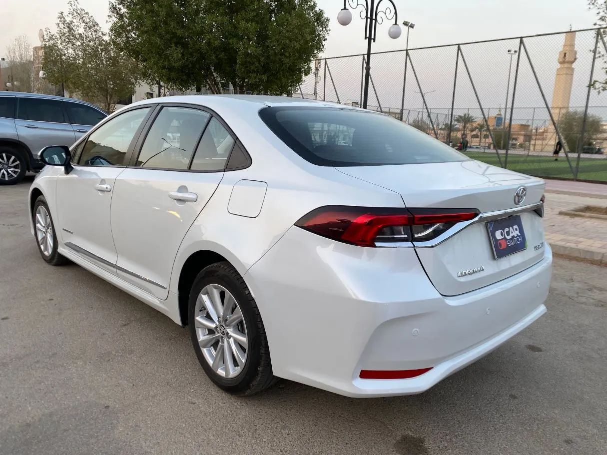 Car image 7