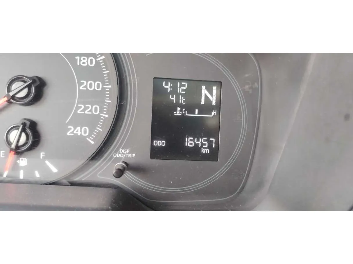Car image 19