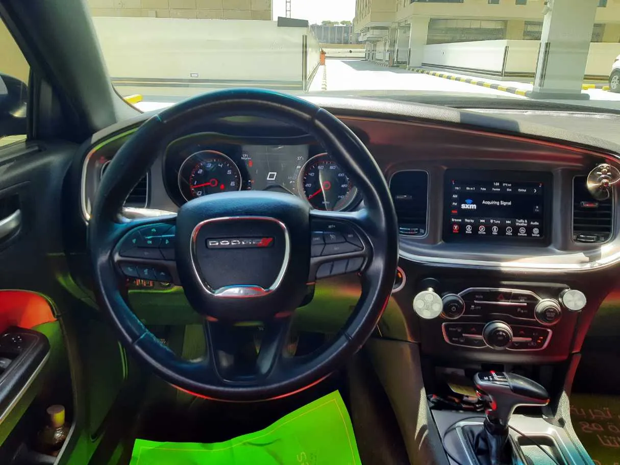 Car image 17