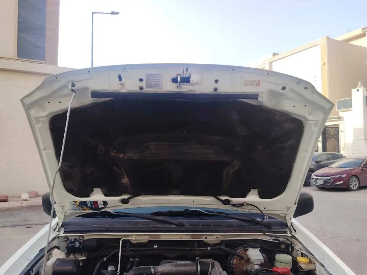 Car image 27