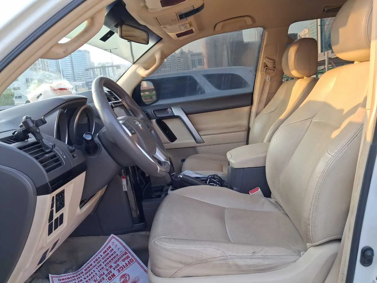 Car image 12