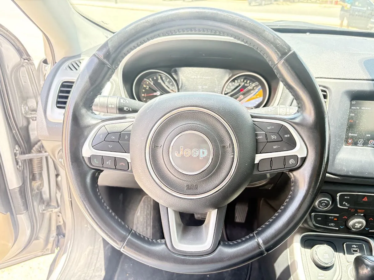 Car image 25