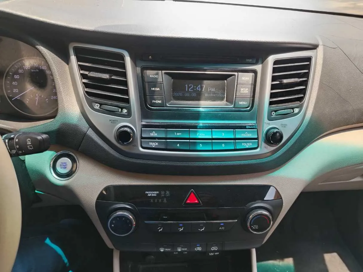 Car image 24