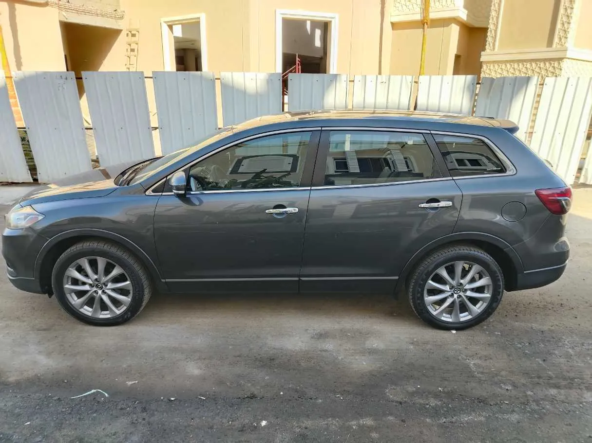 Car image 8