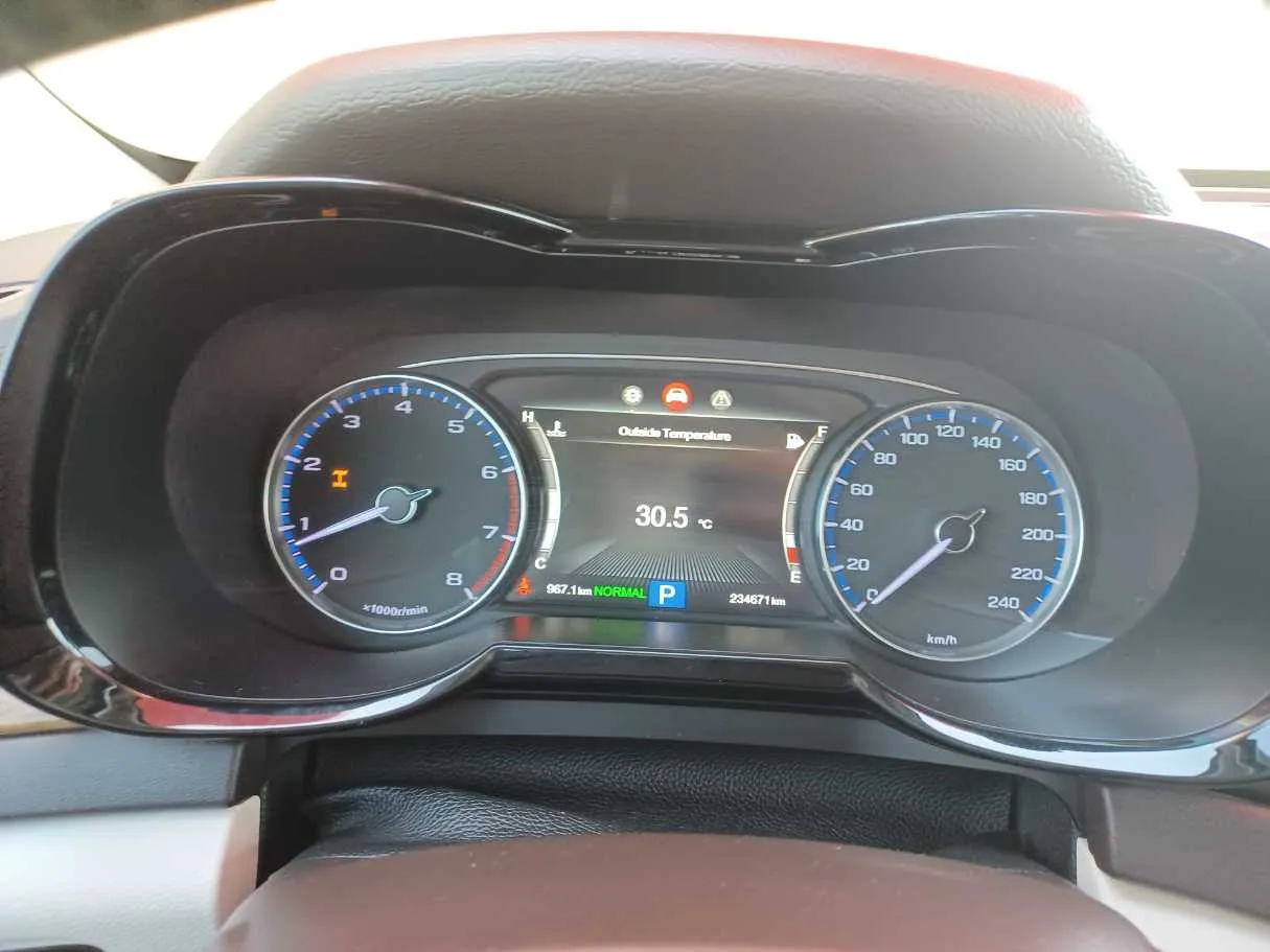 Car image 18
