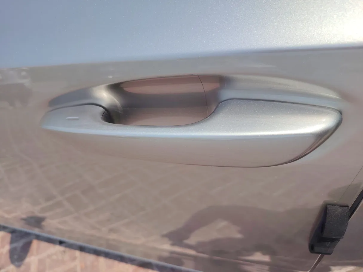 Car image 27