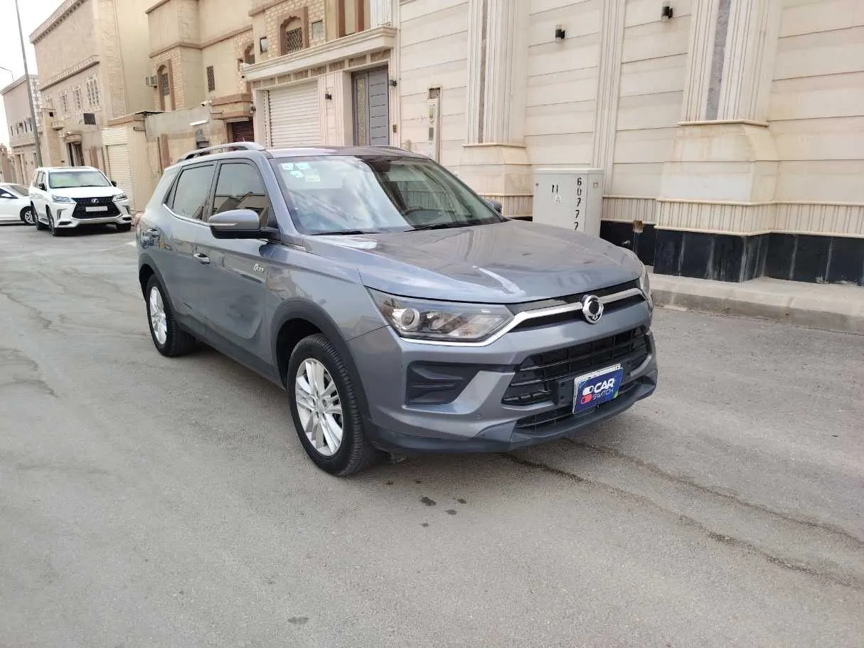 Car image 3