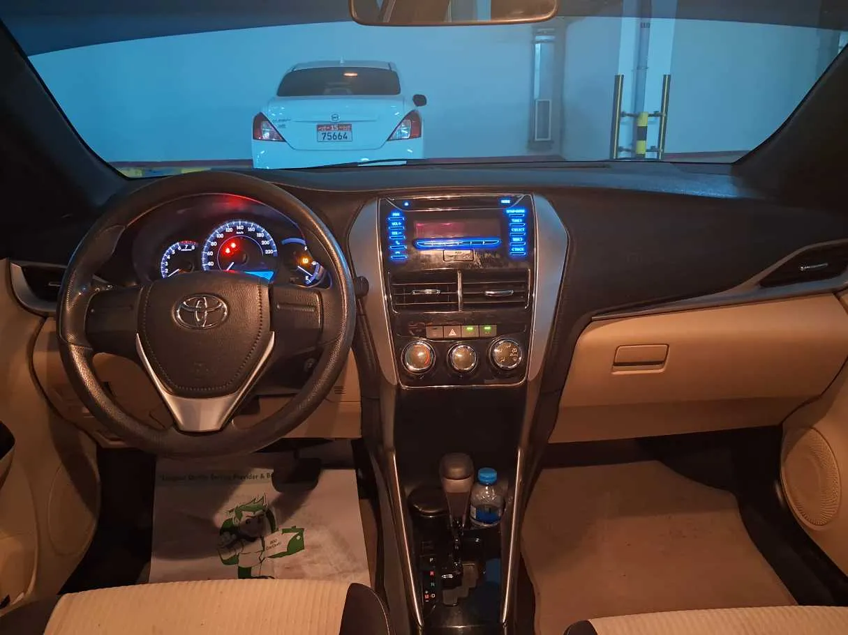 Car image 15