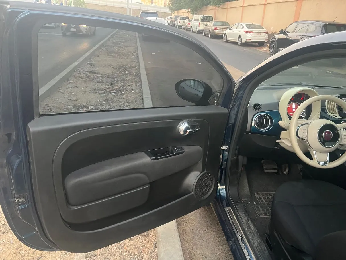 Car image 10