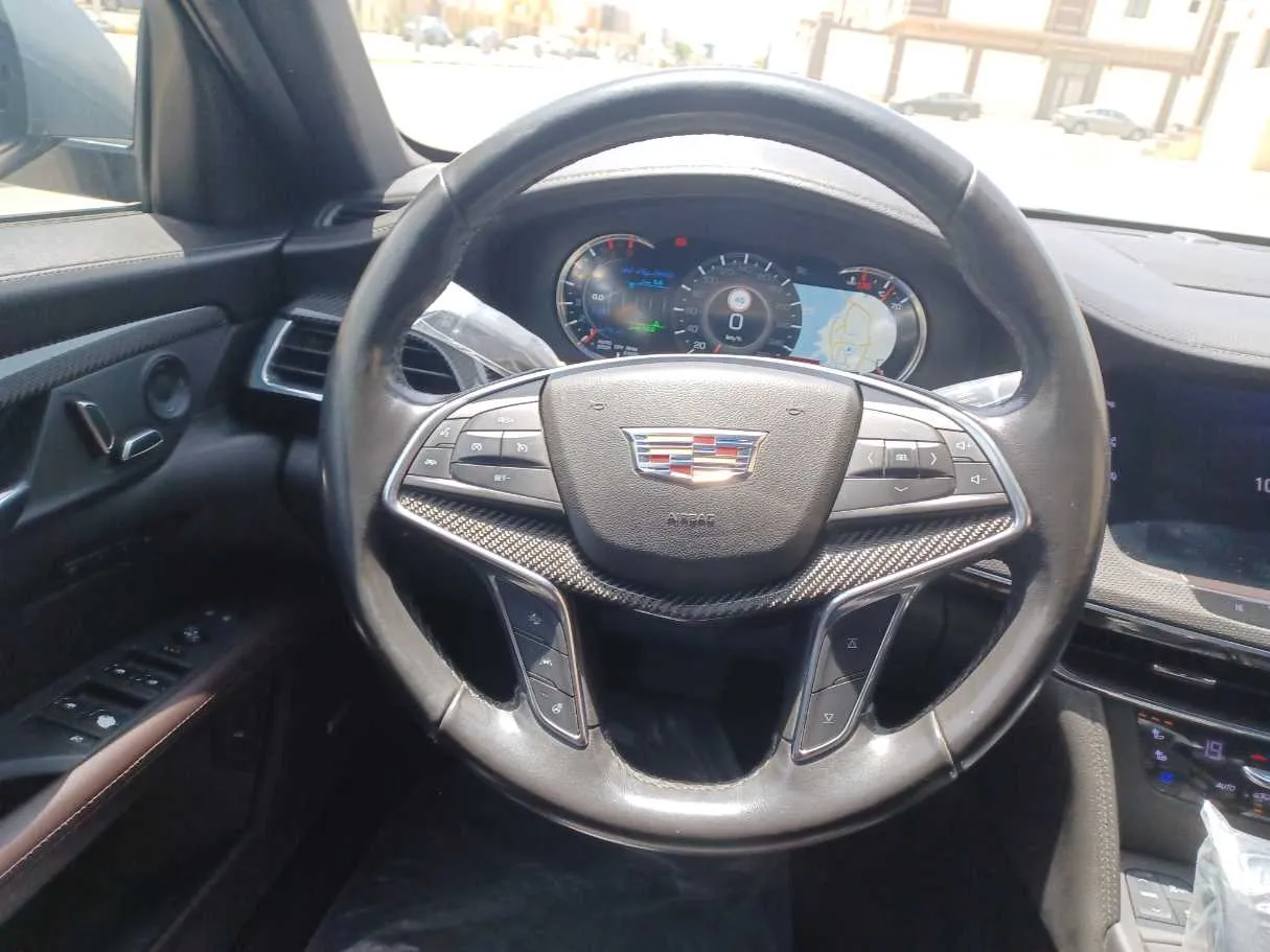 Car image 16