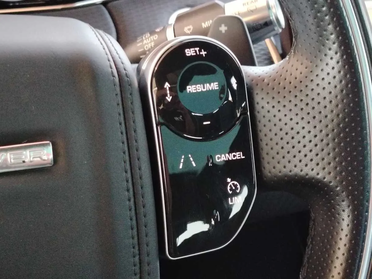 Car image 28