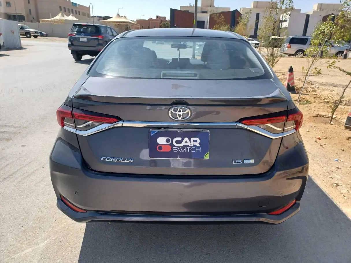 Car image 6