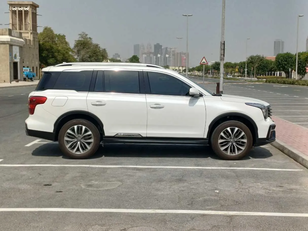 Car image 8