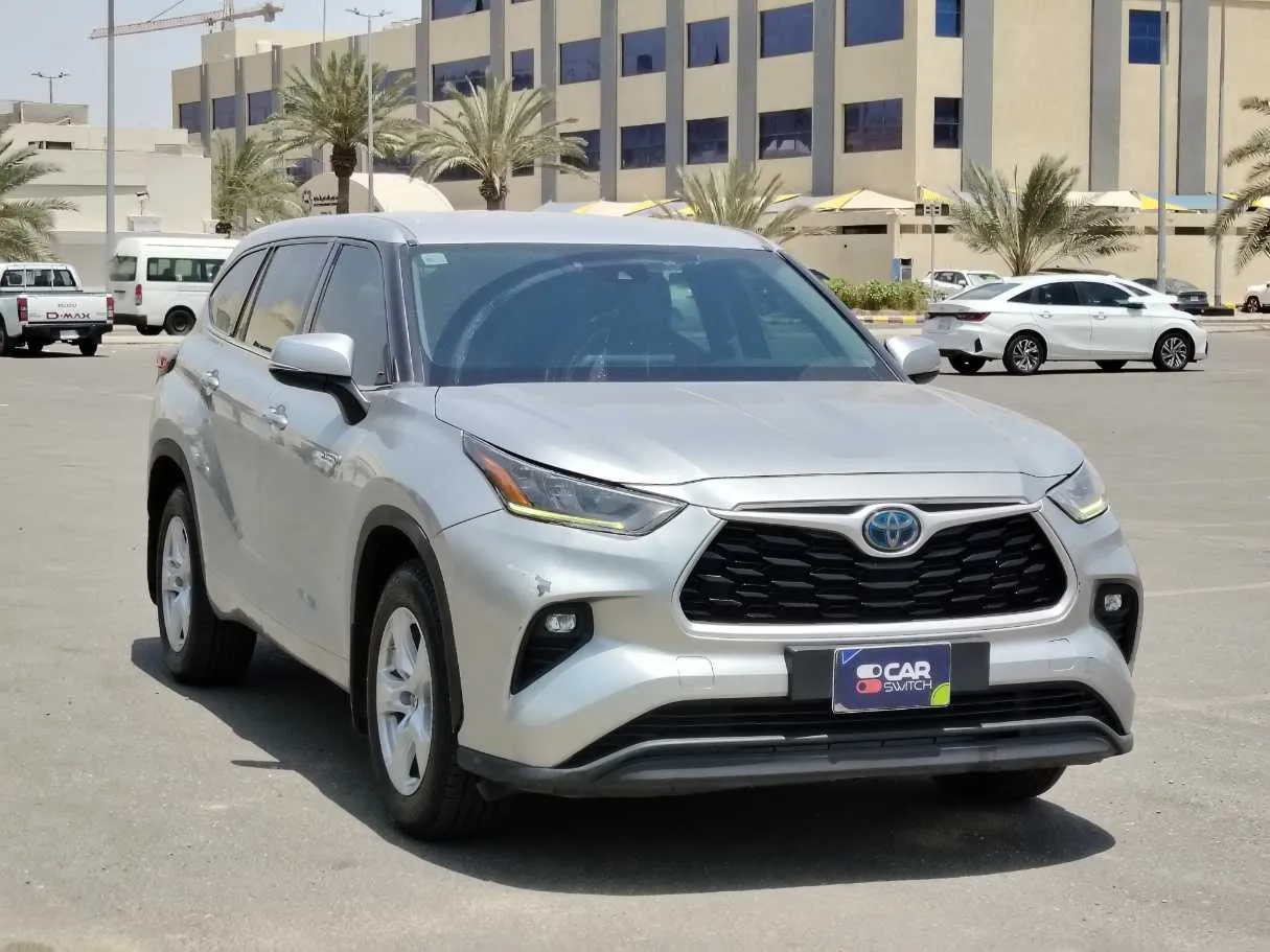 Car image 3