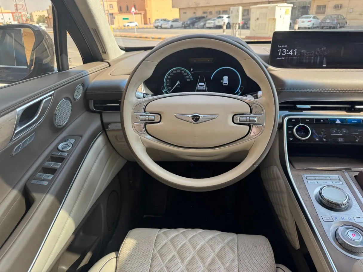 Car image 17