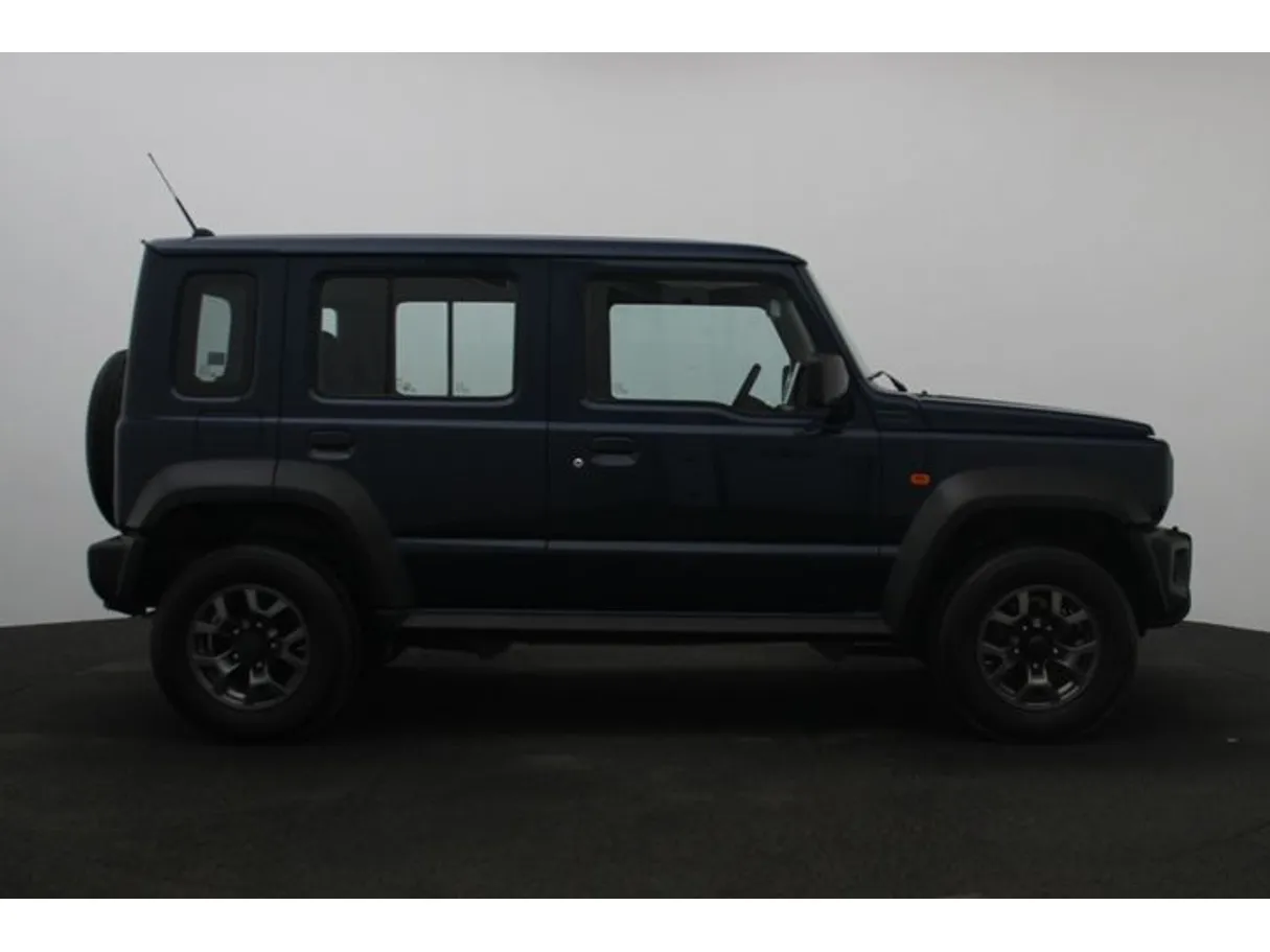 Car image 13