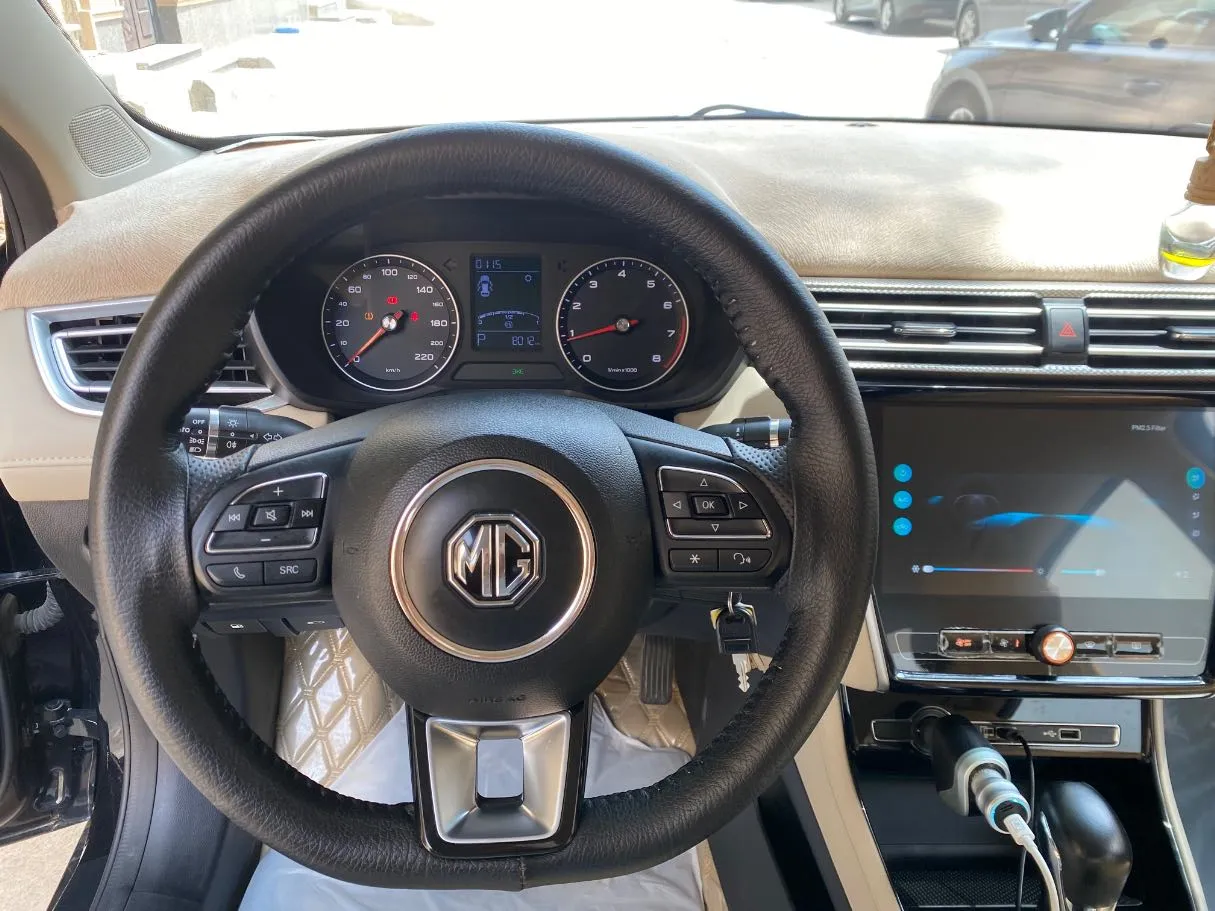Car image 17