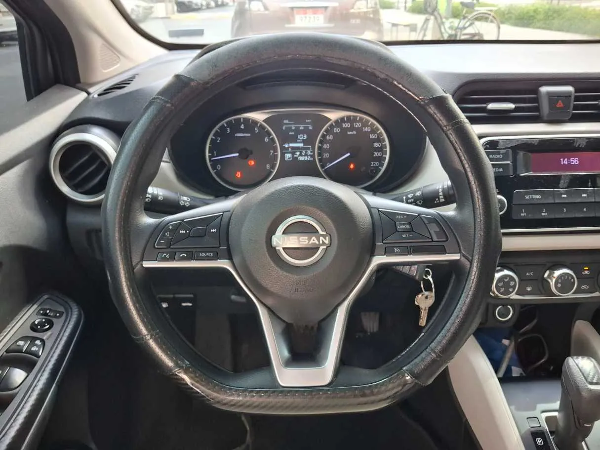 Car image 16