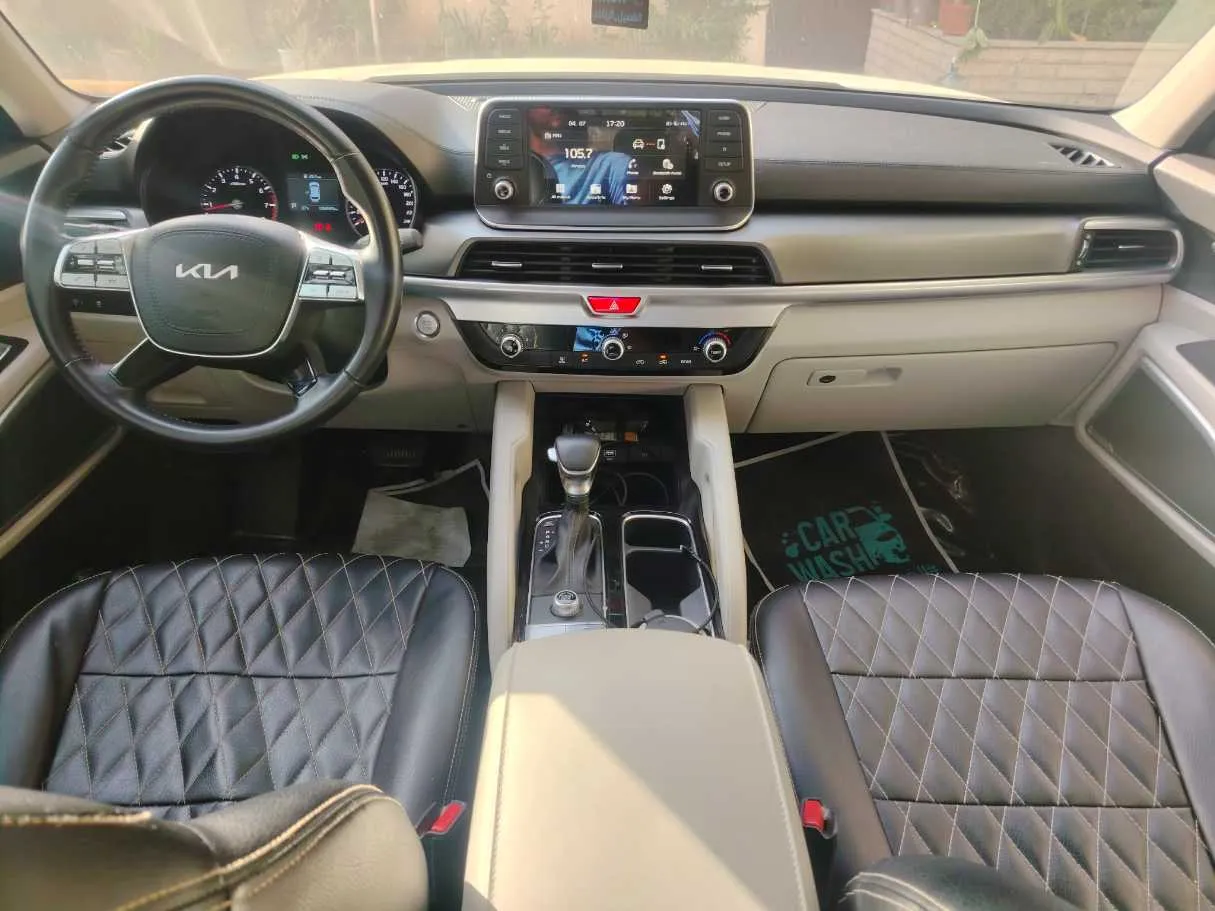 Car image 23