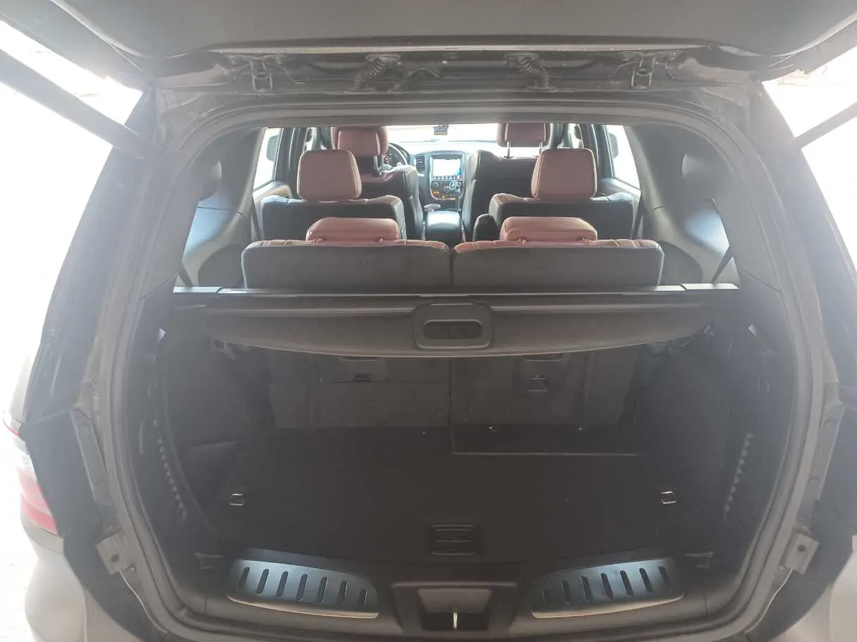 Car image 27