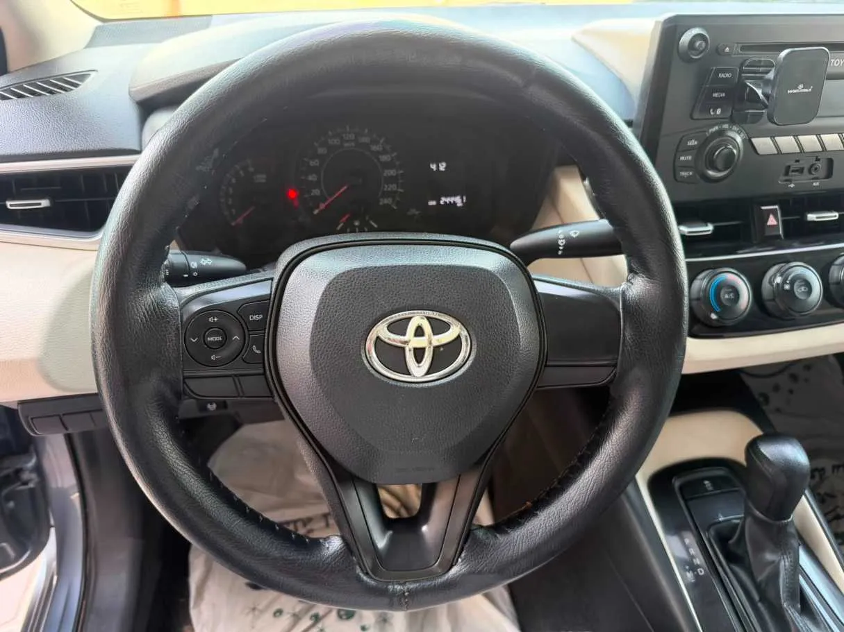 Car image 21