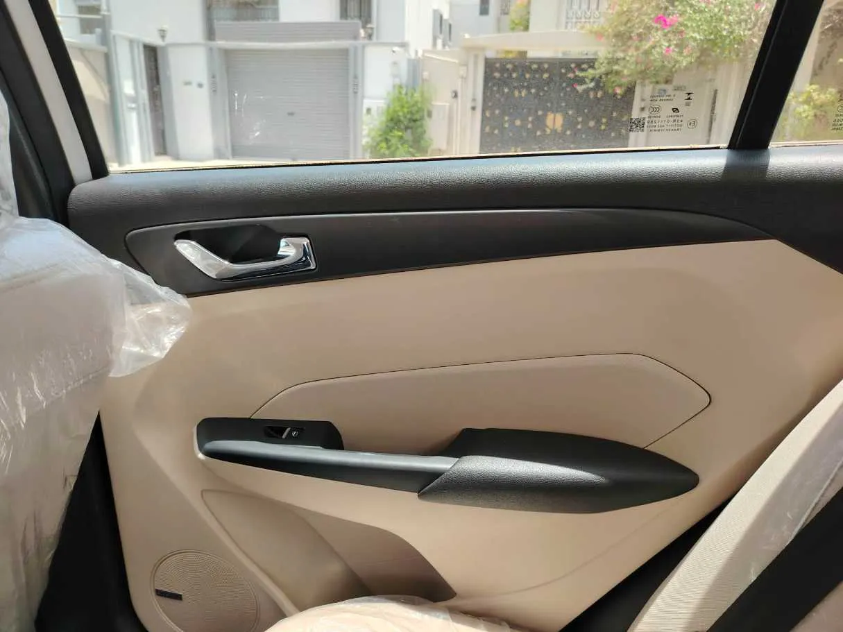 Car image 31