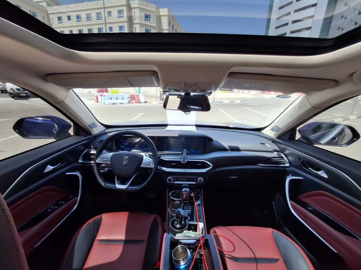 Car image 17