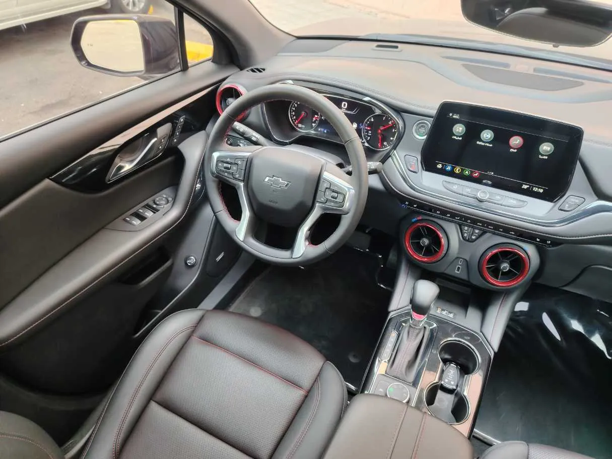 Car image 25