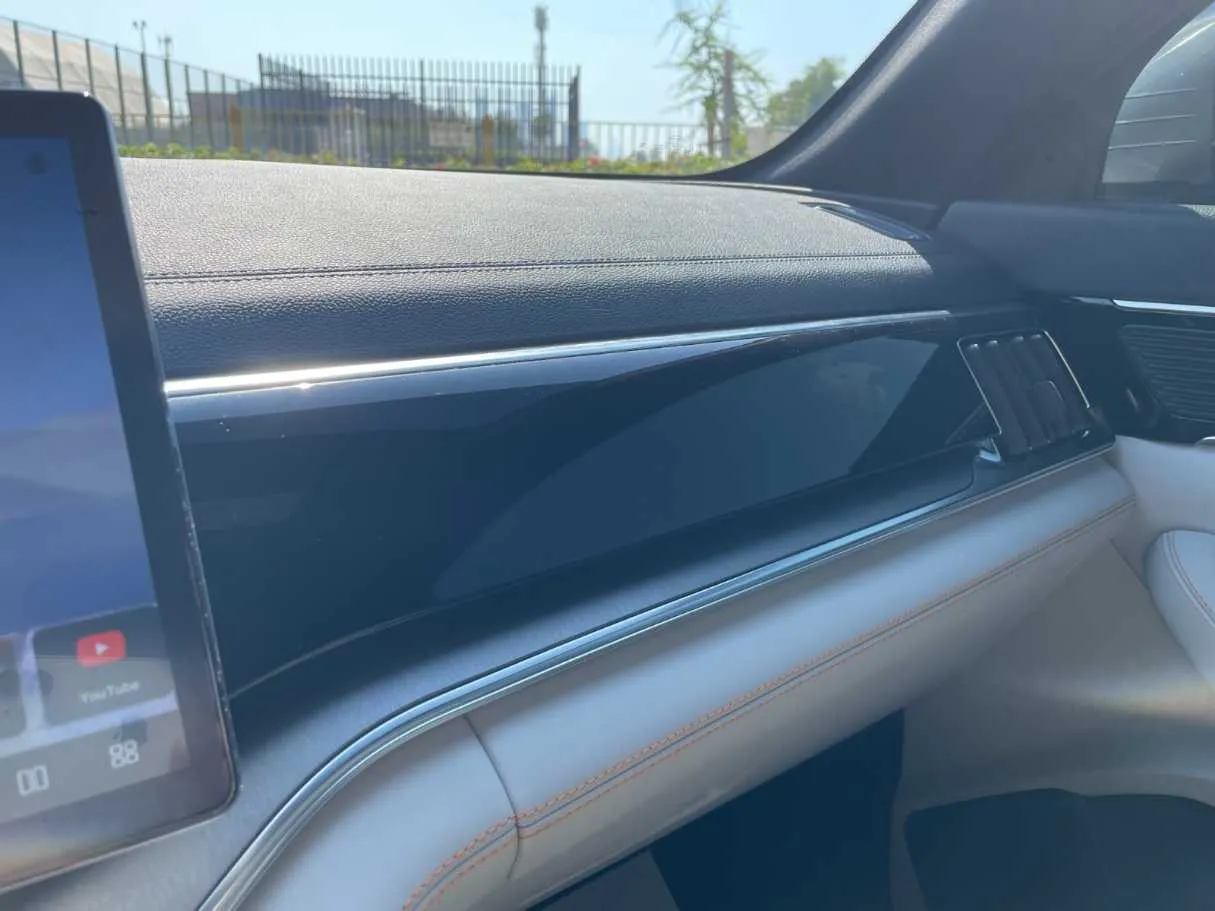 Car image 36