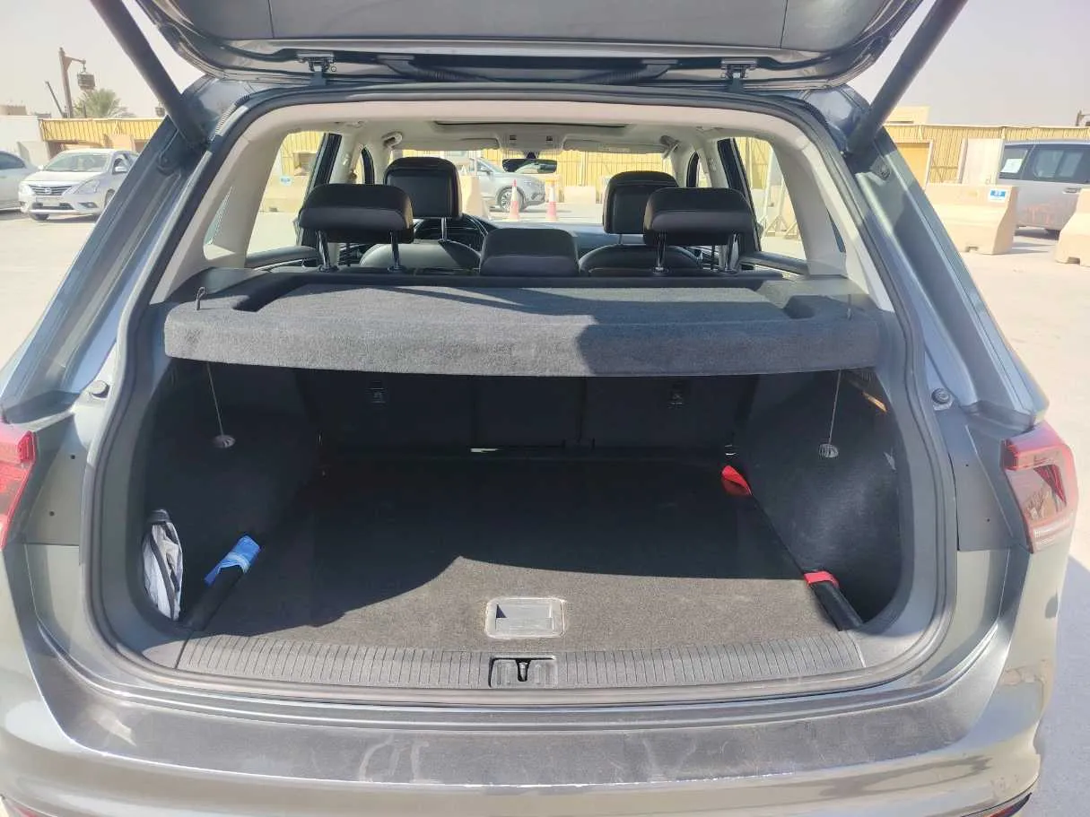 Car image 28