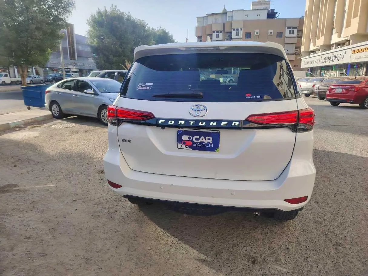 Car image 6