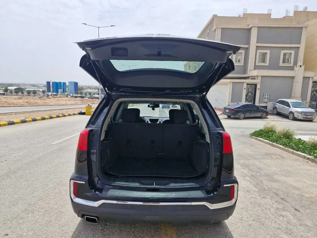 Car image 21